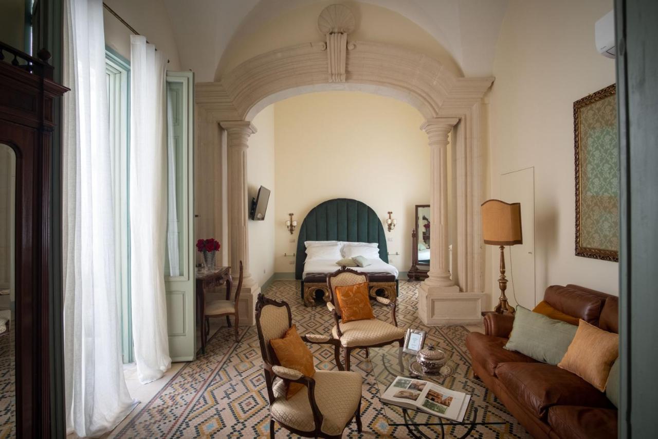 Palazzo Guido Bed & Breakfast Lecce Exterior photo