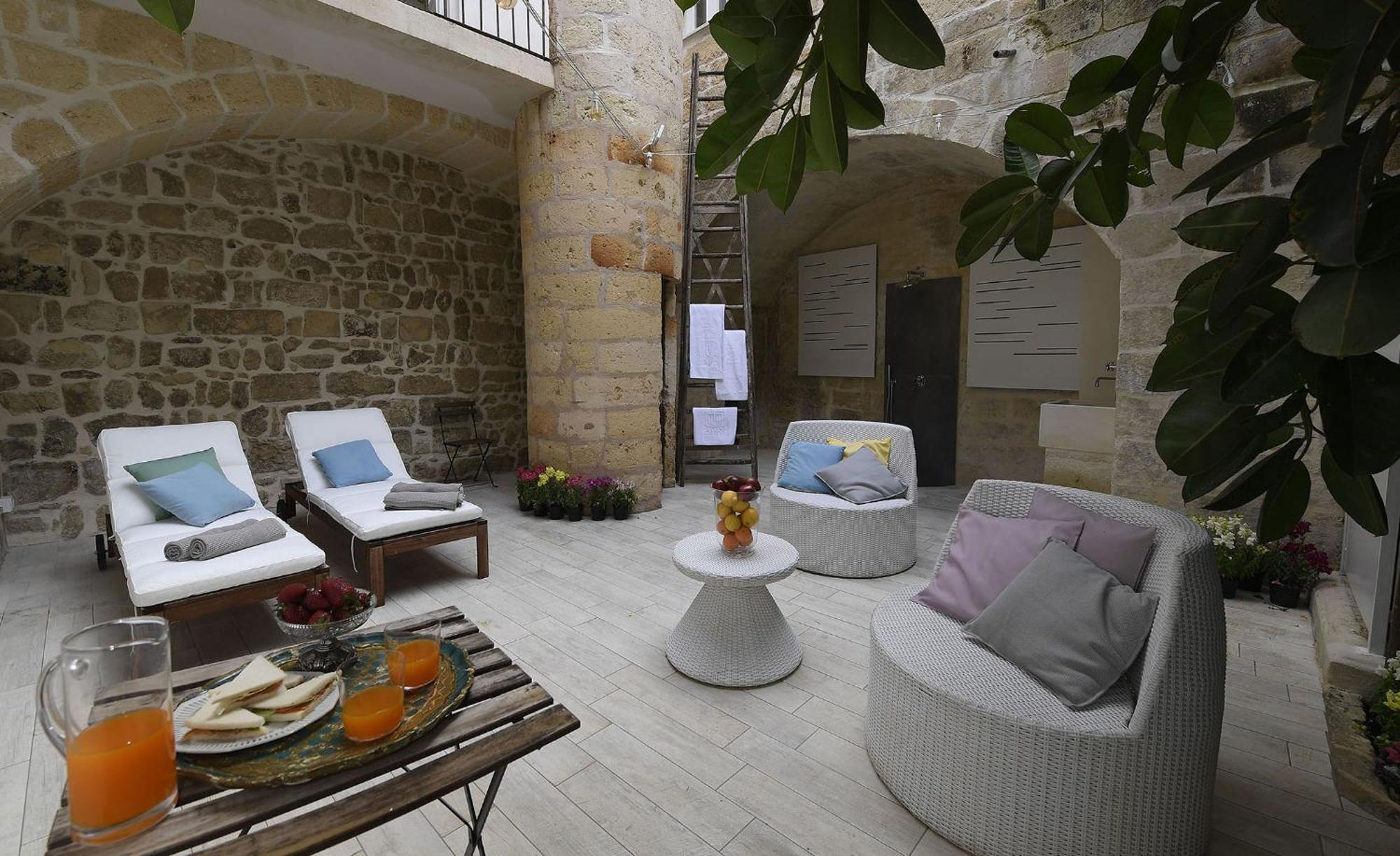 Palazzo Guido Bed & Breakfast Lecce Exterior photo