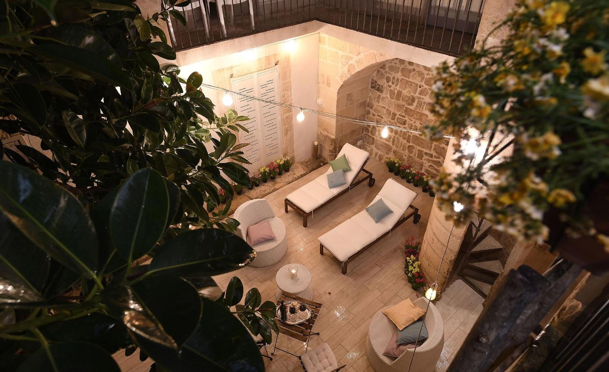 Palazzo Guido Bed & Breakfast Lecce Exterior photo